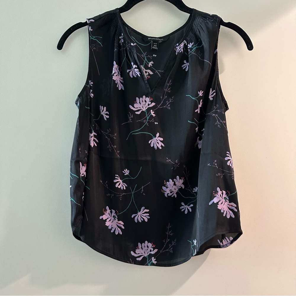 Banana Republic sleeveless floral top Size: XS petite - Picture 1 of 4